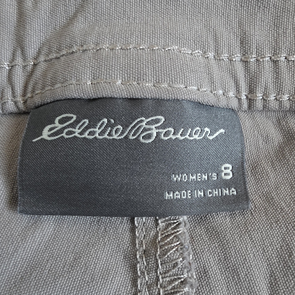Eddie Bauer Women's Khaki Cargo Shorts - Picture 3 of 3